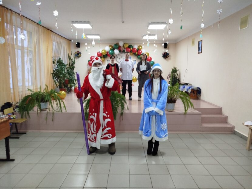 Новогодний праздник для старшеклассников